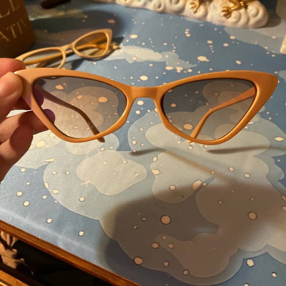 Cat Eye Women's Sunglasses in Pale Pink with Tea Lenses - Picture 2 of 4